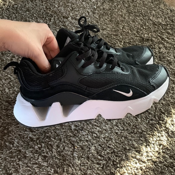 Nike Shoes Blackwhite Nike Shoes Size 7 Poshmark